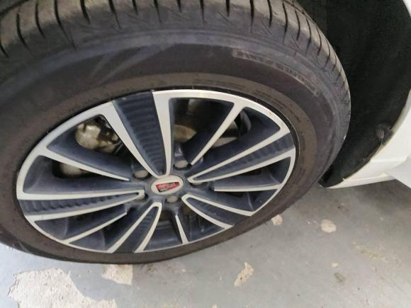 [南昌·赣A] 二手荣威荣威Ei52019款 智联旗舰版