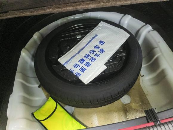 [武汉·鄂A] 二手荣威荣威i52019款 1.5L 自动4G互联朗豪版