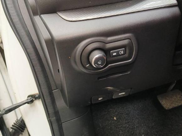 [宁波·浙B] 二手荣威荣威3602015款 1.5L 自动豪华版