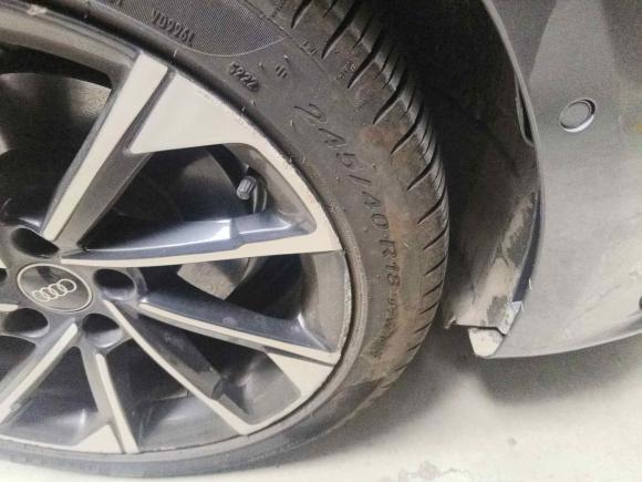 [上海·沪D] 二手奥迪奥迪A4L2022款 40 TFSI 时尚动感型