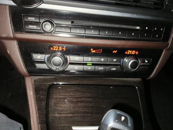 [上海·沪D] 二手宝马宝马5系2014款 525Li 豪华设计套装