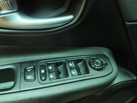 [广州·粤A] 二手Jeep自由侠2019款 220T 自动精英版