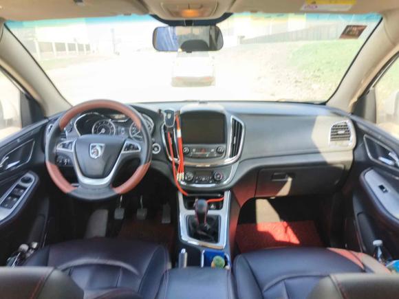 [青岛·鲁B] 二手宝骏宝骏5602015款 1.8L 手动豪华型