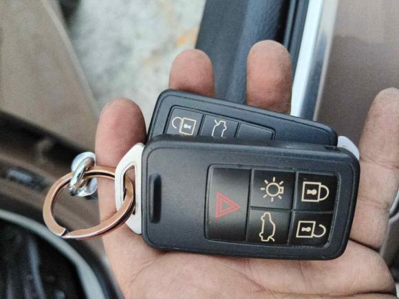 [上海·沪C] 二手沃尔沃沃尔沃V402014款 2.0T 智雅版