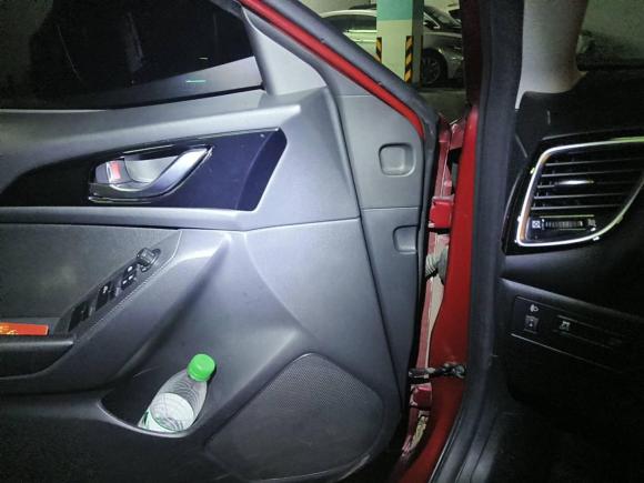 [深圳·粤B] 二手马自达马自达3 昂克赛拉2014款 两厢 1.5L 自动豪华型