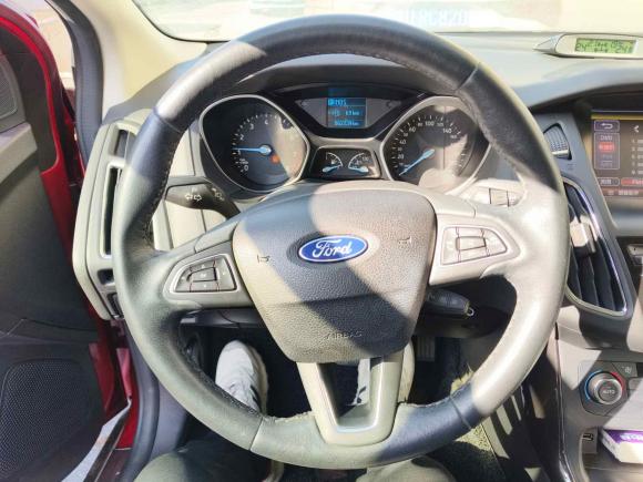 [青岛·鲁B] 二手福特福克斯2015款 三厢 1.6L 自动风尚型