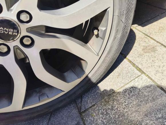 [青岛·鲁U] 二手路虎揽胜极光2012款 2.0T 5门耀动版