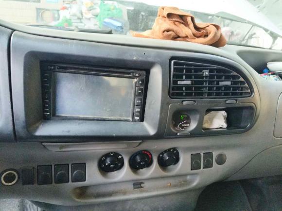 [上海·沪A] 二手福特经典全顺2013款 2.8T柴油普通型短轴中顶JX493ZLQ4