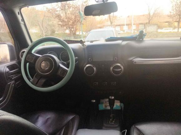 [青岛·鲁B] 二手Jeep牧马人2013款 3.6L Sahara 四门版