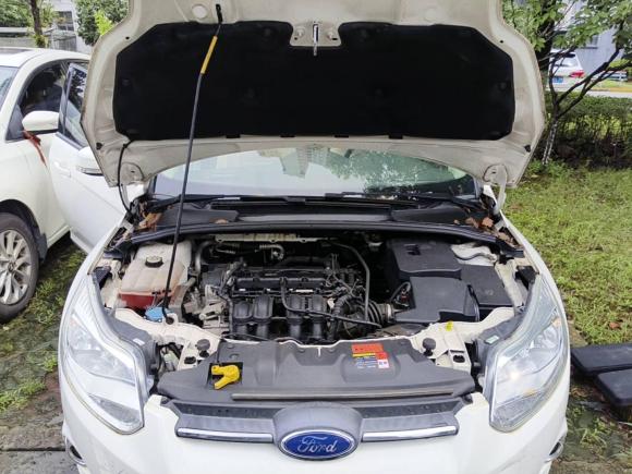 [无锡·苏B] 二手福特福克斯2012款 三厢 1.6L 手动风尚型