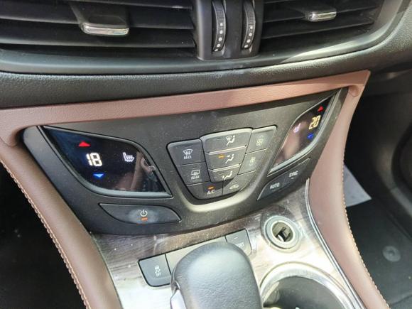 [广州·粤A] 二手别克昂科威Plus2017款 28T 四驱精英型