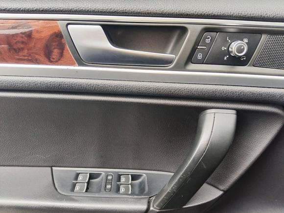 [杭州·浙A] 二手大众途锐2011款 3.0TSI 舒适型