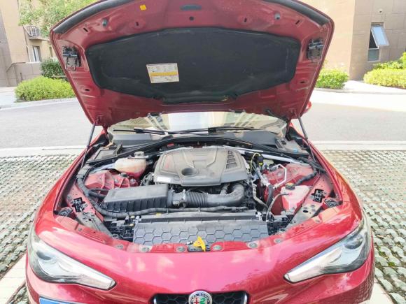 [上海·沪D] 二手阿尔法·罗密欧Giulia朱丽叶2017款 2.0T 280HP Milano限量版