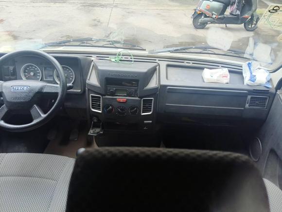 [常州·苏D] 二手依维柯依维柯得意2020款 2.5T A35客车单胎中顶5-9座侧移门国V