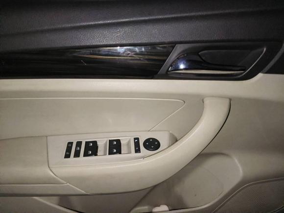 [成都·川A] 二手荣威荣威3602015款 1.5L 自动豪华版