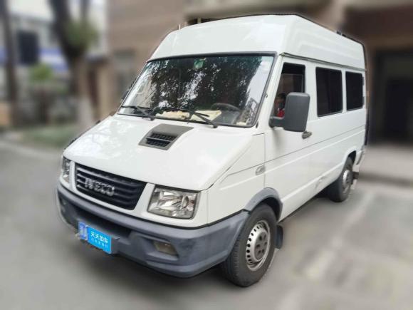 依维柯依维柯得意2017款 2.5T A35客车5-7座47Z5「杭州二手车」「天天拍车」