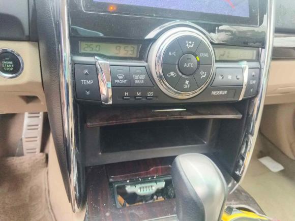 [上海·粤E] 二手丰田锐志2010款 2.5V 风尚菁英版