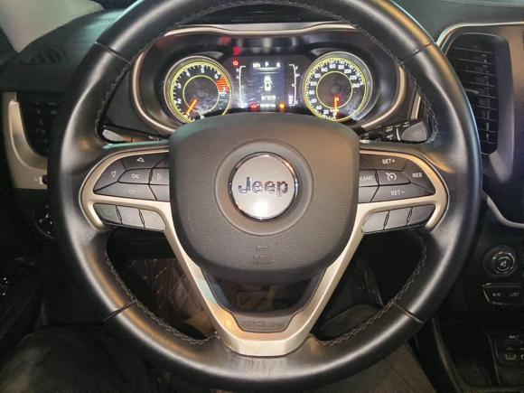 [武汉·鄂A] 二手Jeep自由光2016款 2.4L 领先版