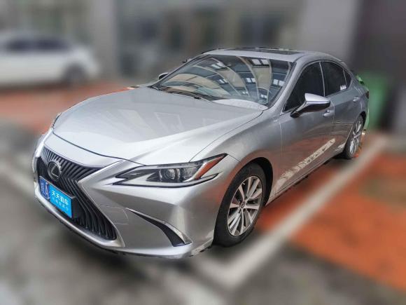 雷克萨斯雷克萨斯ES2018款 200 卓越版 国V「合肥二手车」「天天拍车」