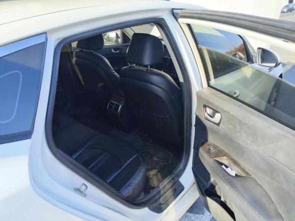 [青岛·鲁B] 二手起亚起亚K52016款 2.0L 自动GLS