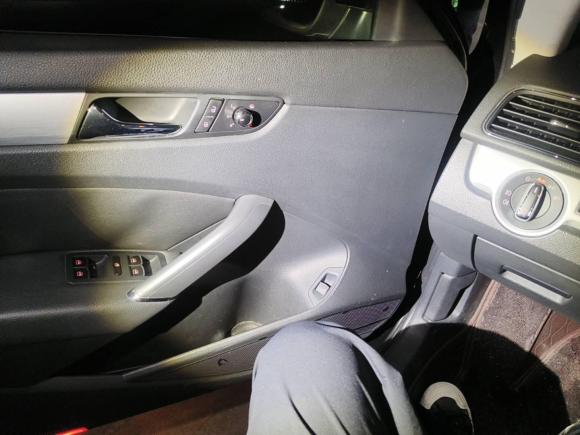 [广州·冀R] 二手大众帕萨特B42014款 1.8TSI DSG御尊版