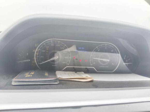 [嘉兴·浙F] 二手大通新途V802019款 2.5T经典款6挡手动厢式货车VAN短轴中顶2/3座