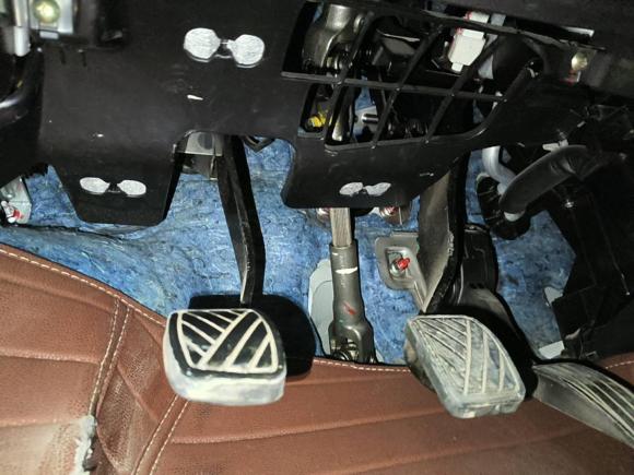 [西安·陕A] 二手铃木锋驭2015款 1.6L 手动两驱进取型