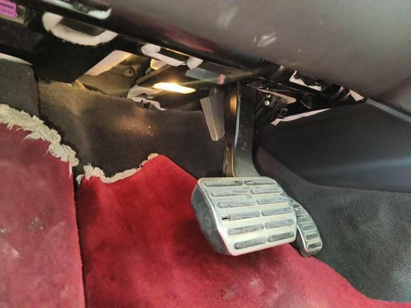 [青岛·鲁B] 二手大众辉腾2011款 3.6L V6 4座加长Individual版