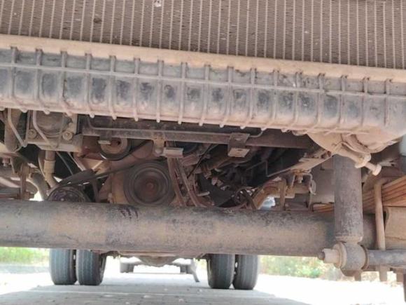 [佛山·粤B] 二手长安跨越跨越王X52021款 1.8L汽油标准版双排双后轮厢式3035mm货箱LJ4A18Q6