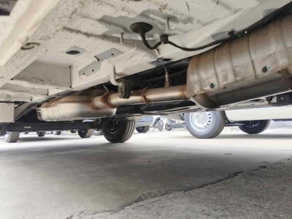 [常州·苏D] 二手大通新途V702023款 2.0T 精英版 手动长轴中顶 6/7座（125Ps）