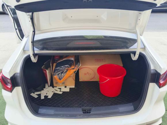 [南京·苏A] 二手荣威荣威i52023款 1.5L 手动舒享版