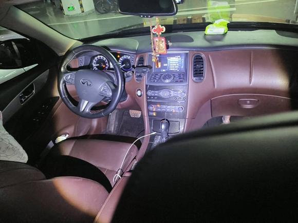 [深圳·粤B] 二手英菲尼迪英菲尼迪QX502015款 2.5L 悦享版