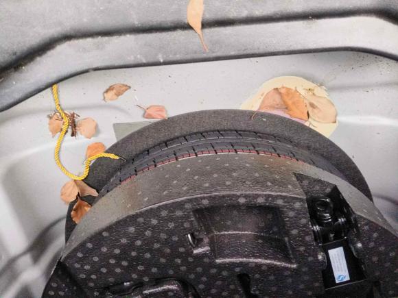 [上海·沪C] 二手荣威荣威3602018款 PLUS 1.5L 自动尊享版