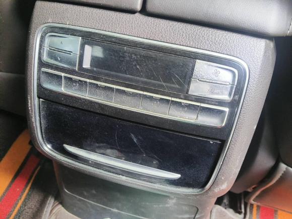 [上海·豫Q] 二手荣威荣威RX82018款 30T 智联网两驱旗舰版