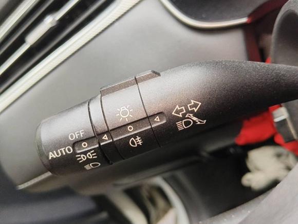 [武汉·鄂A] 二手荣威飞凡ER62021款 新动版 620km 智行版