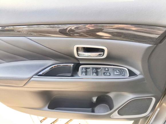 [无锡·苏B] 二手三菱欧蓝德2019款 2.4L 四驱致享版 7座 国V