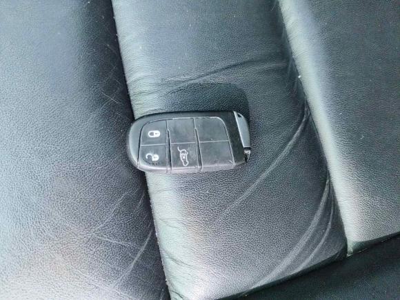 [上海·沪A] 二手Jeep大切诺基2014款 3.0L 舒享导航版