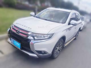 三菱欧蓝德2018款 2.0L 两驱嘉乐版 7座
