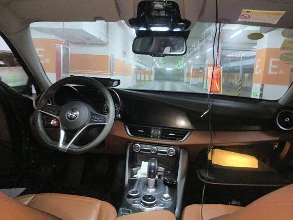 [上海·沪B] 二手阿尔法·罗密欧Giulia朱丽叶2017款 2.0T 200HP 豪华版