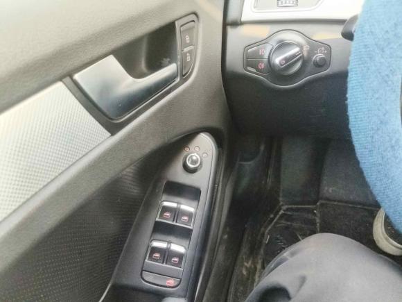 [苏州·苏E] 二手奥迪奥迪A4L2013款 35 TFSI 自动标准型