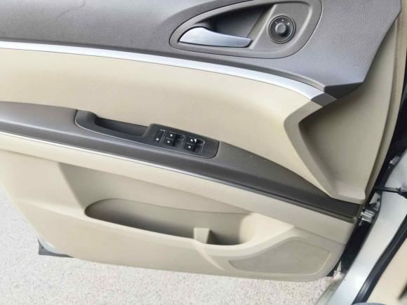 [青岛·鲁B] 二手别克别克GL82011款 2.4L CT豪华商务舒适版