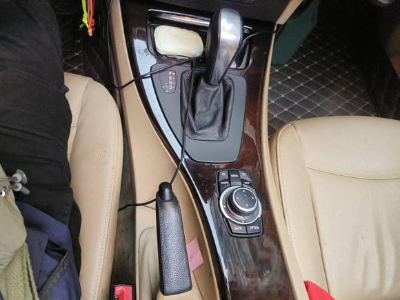 [广州·粤A] 二手宝马宝马3系2010款 320i时尚型