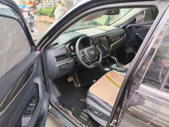 [广州·粤A] 二手中华中华V72019款 300T 自动尊贵型 7座