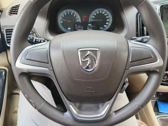 [广州·粤P] 二手宝骏宝骏7302014款 1.5L 手动舒适ESP版 7座