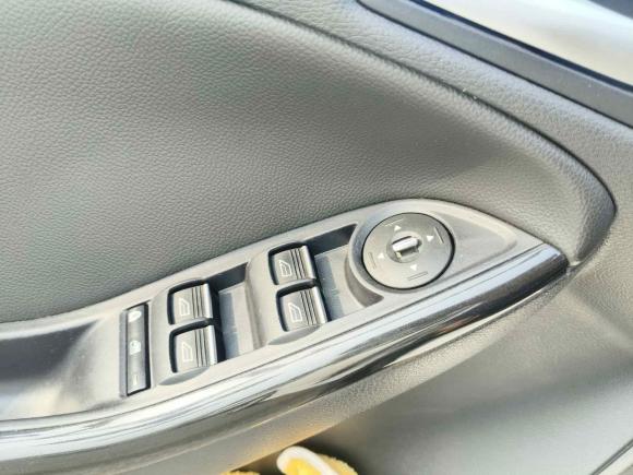 [上海·苏U] 二手福特福克斯2015款 两厢 EcoBoost 180 自动精英型