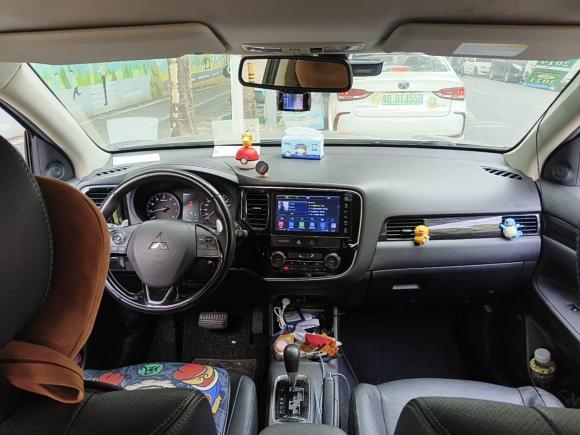 [深圳·粤S] 二手三菱欧蓝德2016款 2.4L 四驱豪华版 7座