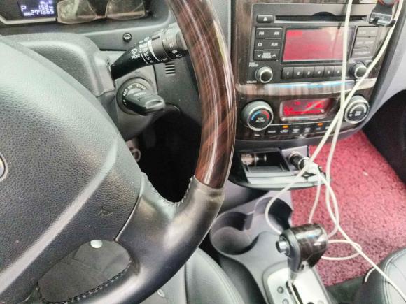 [杭州·沪C] 二手起亚狮跑2013款 2.0L 自动两驱版GLS