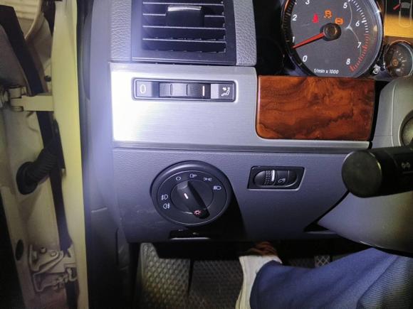 [深圳·粤B] 二手大众途锐2006款 3.2L 顶级版