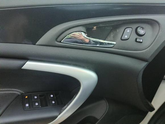 [广州·粤B] 二手别克君威2014款 1.6T 时尚技术型