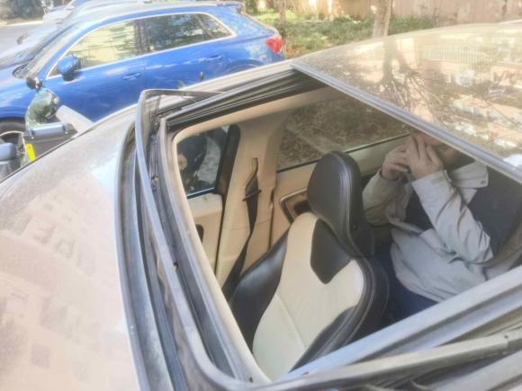 [上海·吉J] 二手沃尔沃沃尔沃XC602011款 2.0T 智尊版